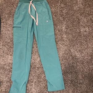 Figs Eucalyptus scrubs